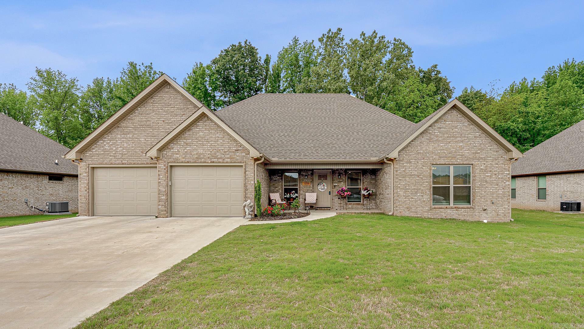 Property Photo: 1008 S 59th AR 72450