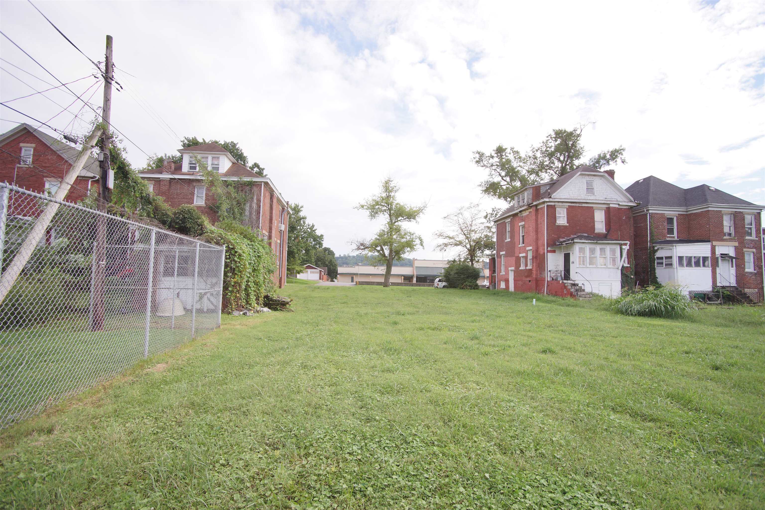 Property Photo:  128,130 &Amp 132 6th Avenue  WV 25701 