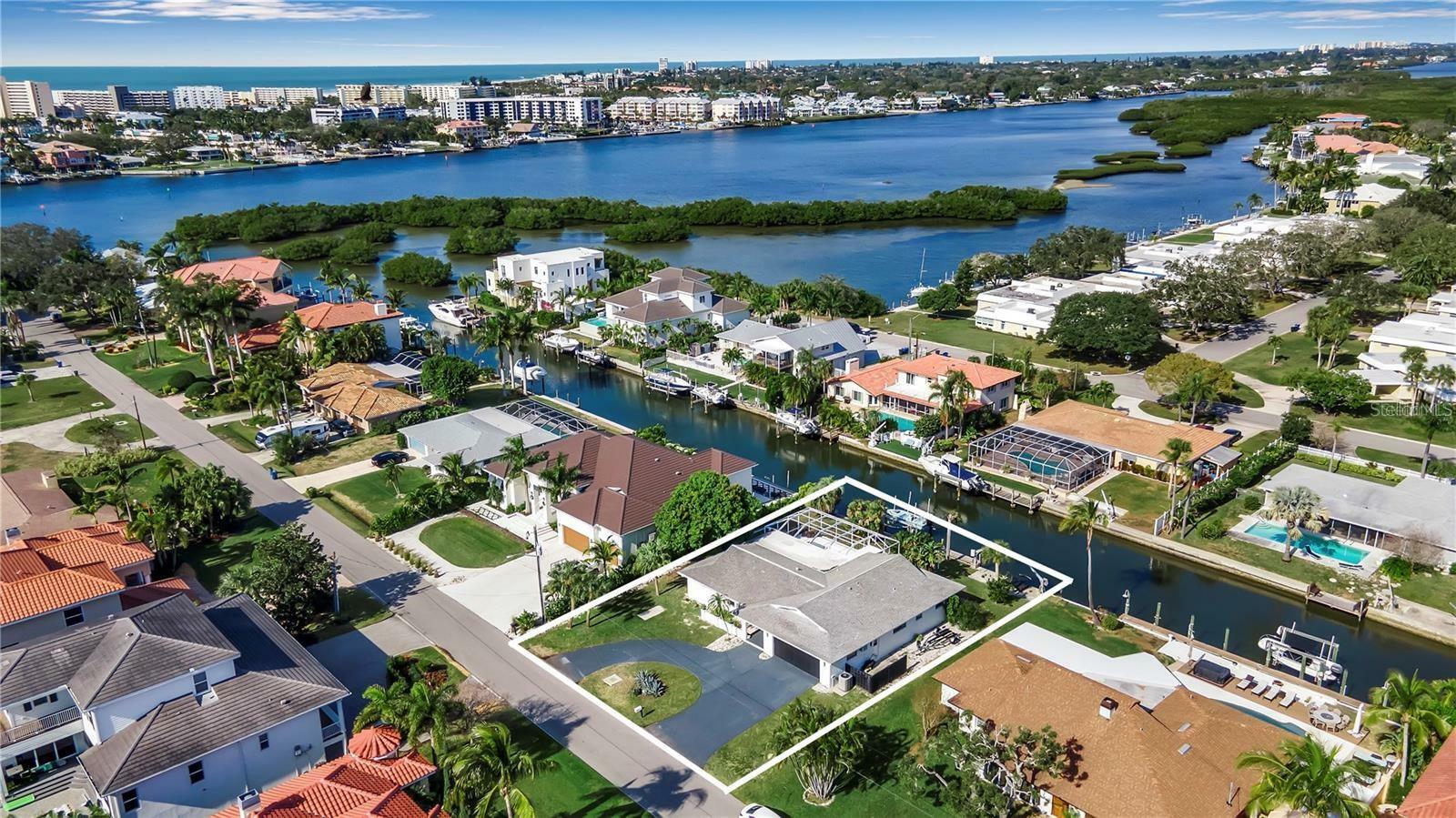 Property Photo: 1649 Stanford Lane FL 34231