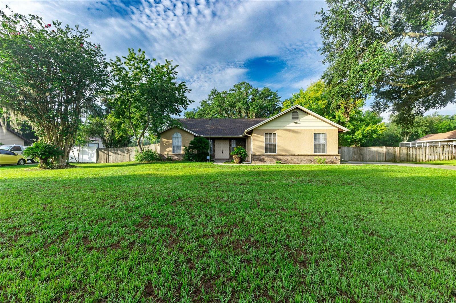 Property Photo:  29246 Laughridge Place  FL 33545 