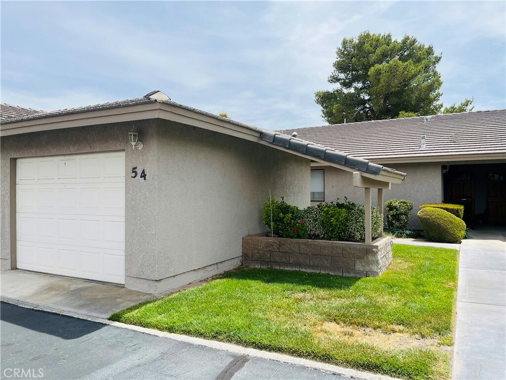 Property Photo:  27535 Lakeview Drive 53  CA 92342 