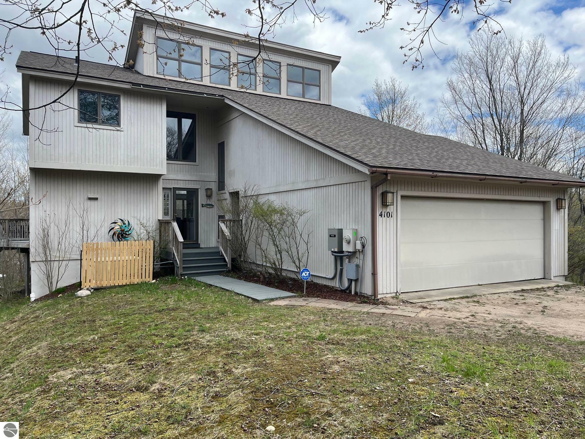 Property Photo:  4101 S Bluff Lane  MI 49621 