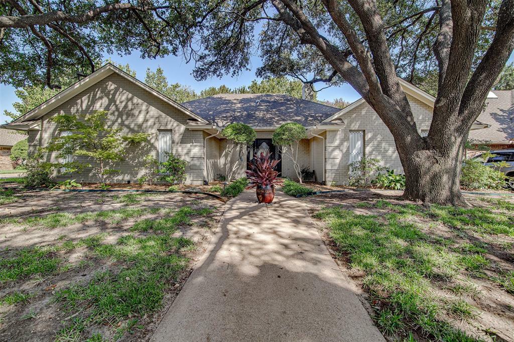 Property Photo:  3805 S Shadycreek Drive  TX 76013 