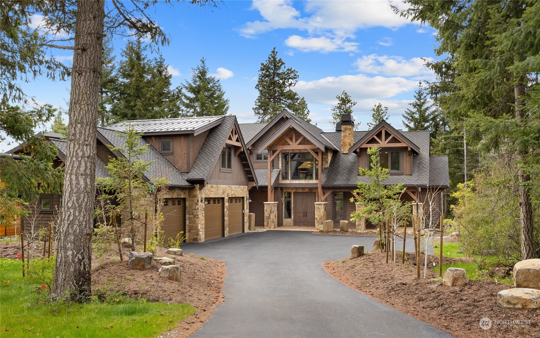 Property Photo:  541 Kokanee Loop  WA 98922 