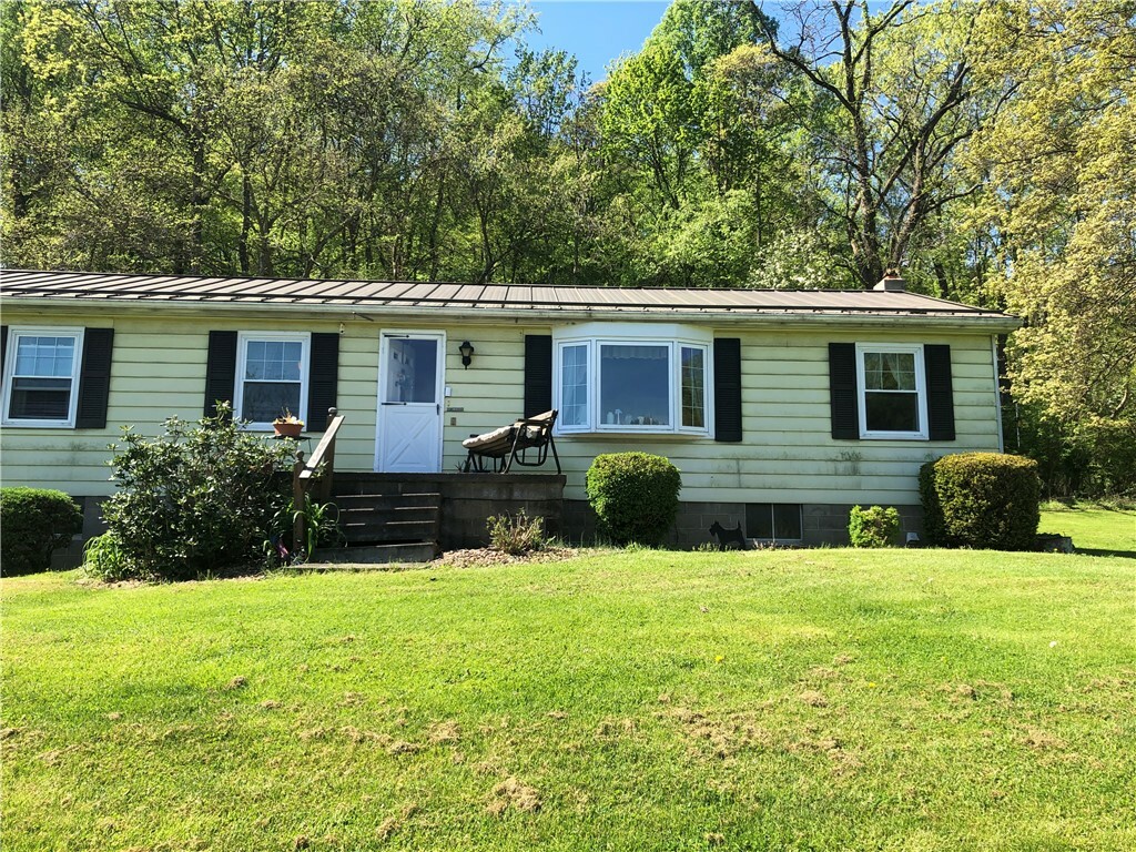 Property Photo:  165 Whigham Rd  PA 15672 