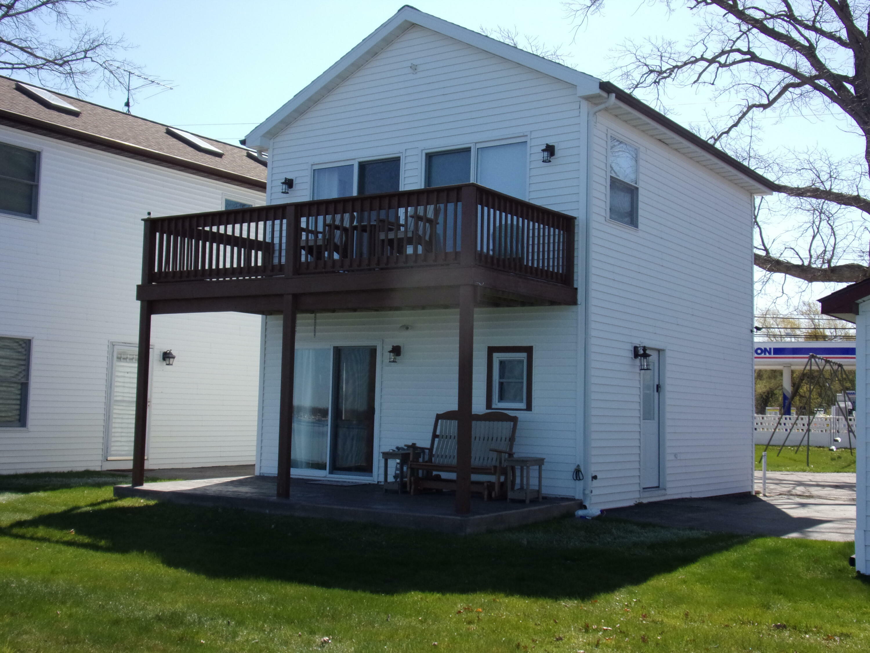 Property Photo:  302 W Houghton Lake Drive  MI 48651 