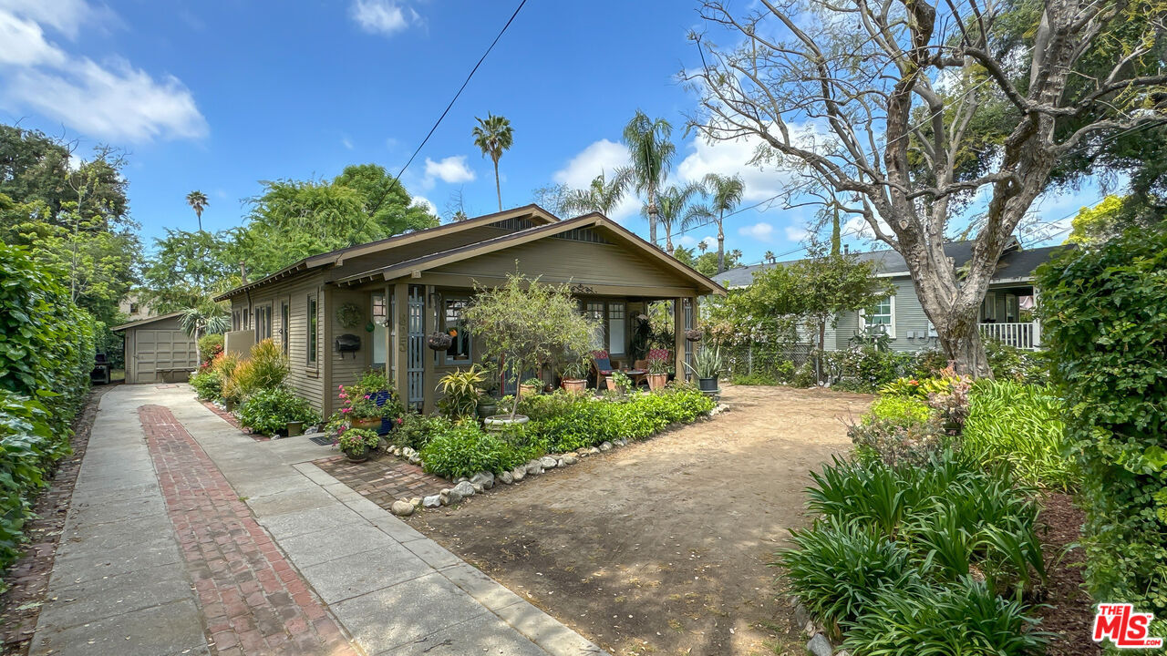 Property Photo:  825   Sunset Ave  CA 91103 