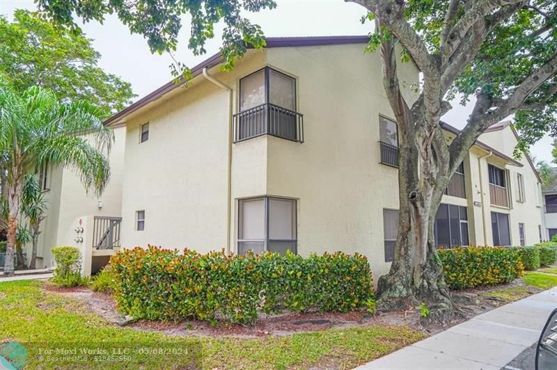 Property Photo: 3493 Cocoplum Circle 3447 FL 33063