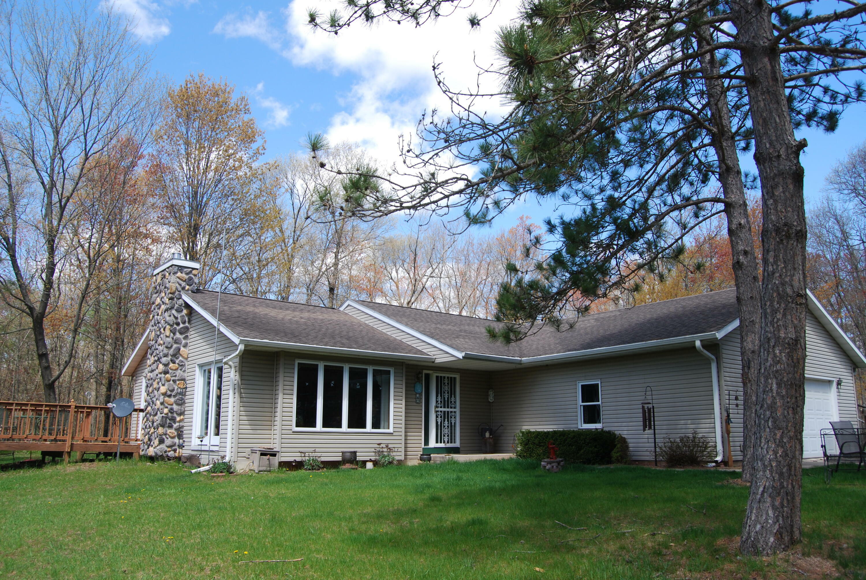 Property Photo:  W11030 W 26th Rd  WI 54161 