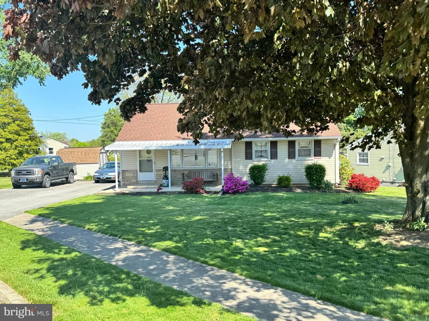Property Photo: 565 N Mount Joy Street PA 17022