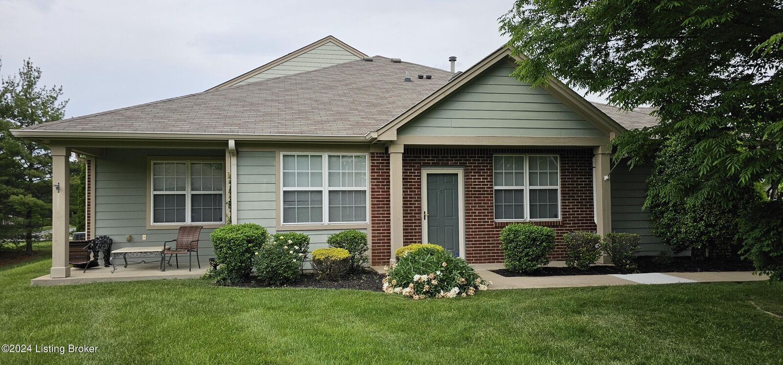 Property Photo:  5032 Ardossan Square  KY 40241 