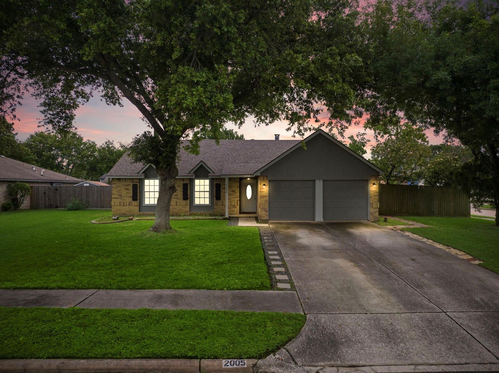 Property Photo:  2005 Sumpter Court  TX 77573 
