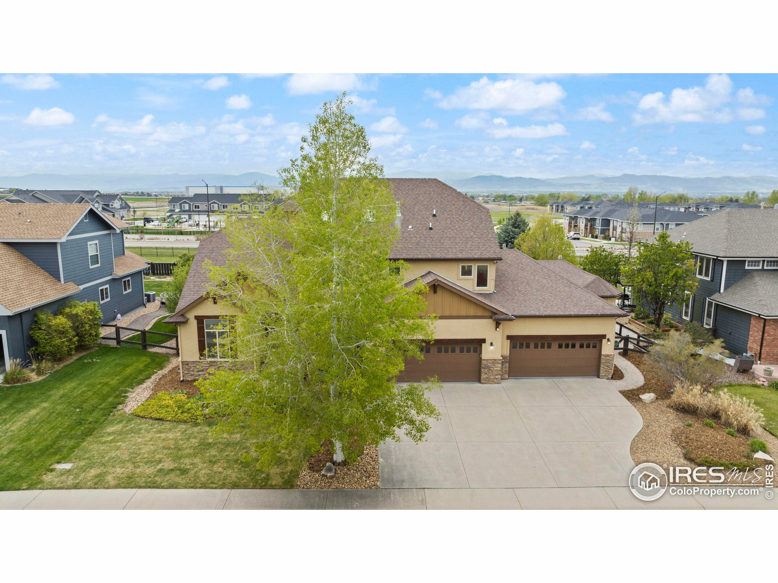 Property Photo: 6809 Pumpkin Ridge Dr CO 80550