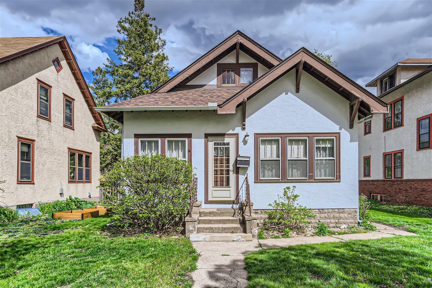 Property Photo:  2315 29th Avenue S  MN 55406 
