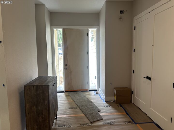 Property Photo:  750 Monica Ct  OR 97110 