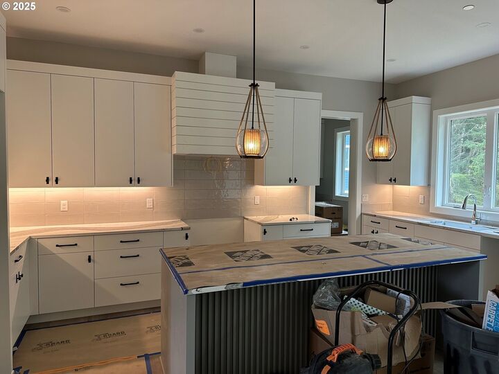 Property Photo:  740 Monica Ct  OR 97110 