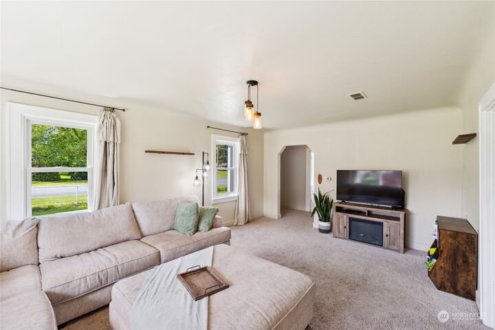 Property Photo: 501 Central Street WA 98284
