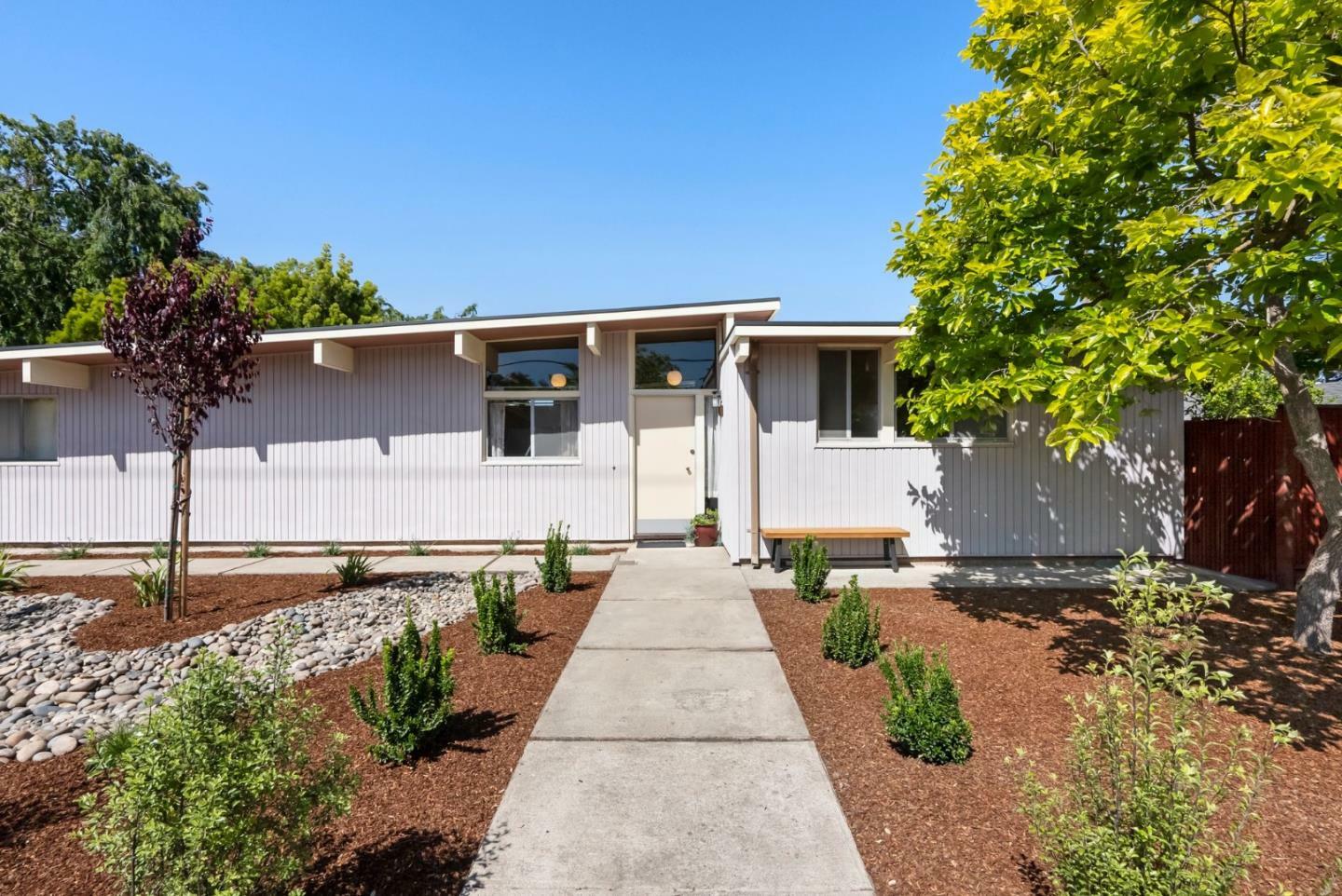 Property Photo:  900 Elsinore Drive  CA 94303 