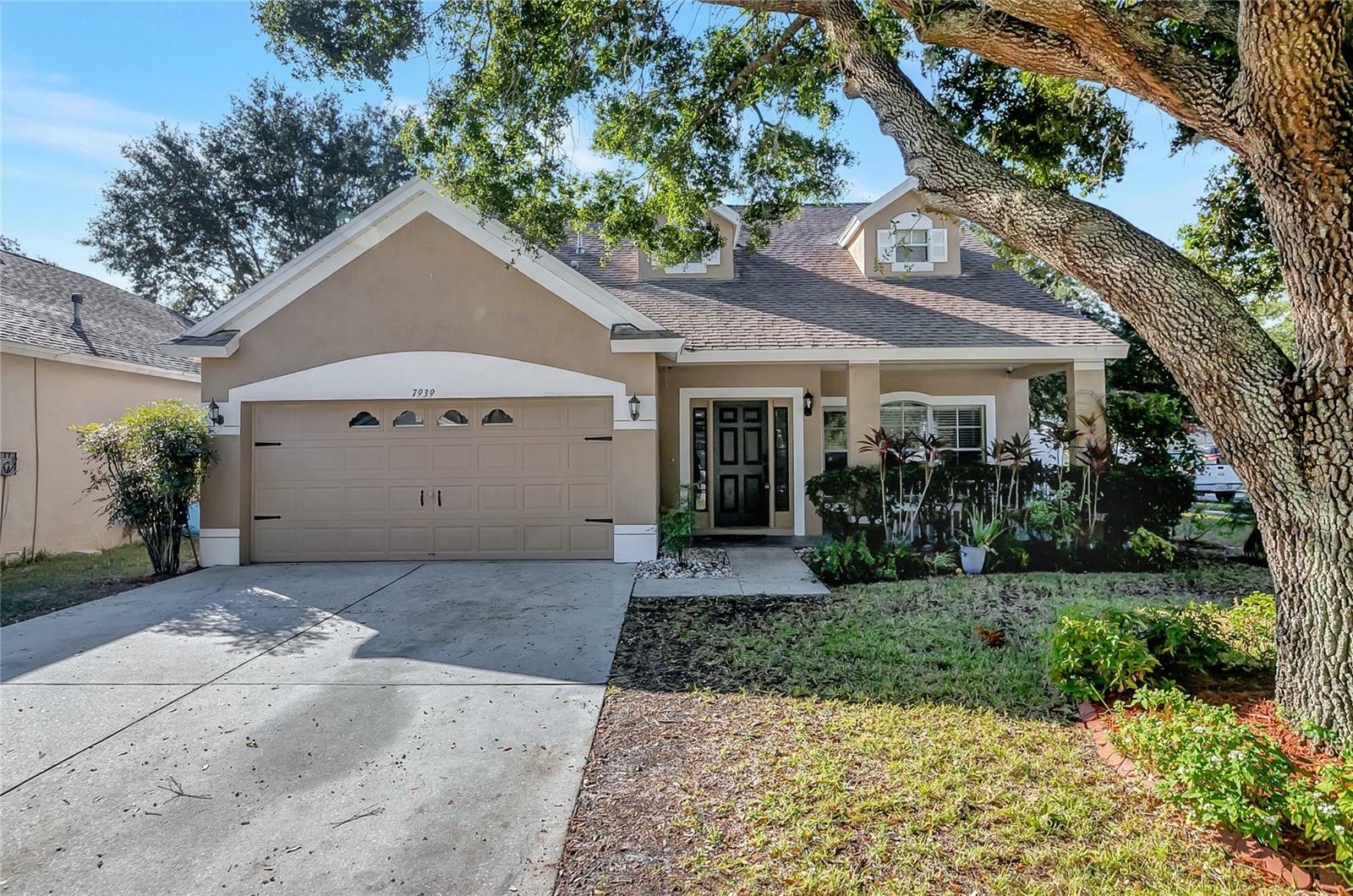 Property Photo:  7939 Terrace Ridge Drive  FL 33637 