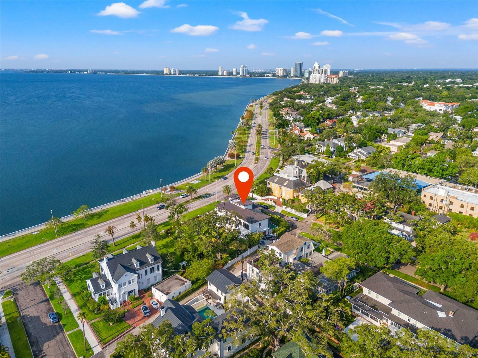 Property Photo:  1209 Bayshore Boulevard  FL 33606 