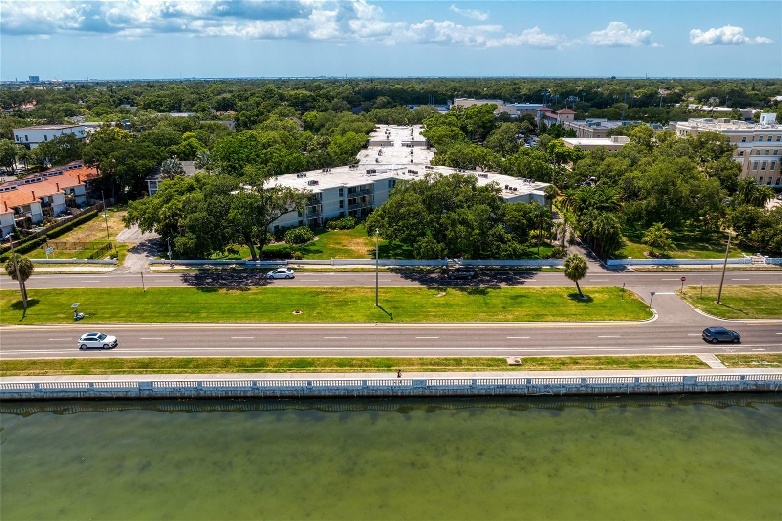 Property Photo:  3325 Bayshore Boulevard E14  FL 33629 