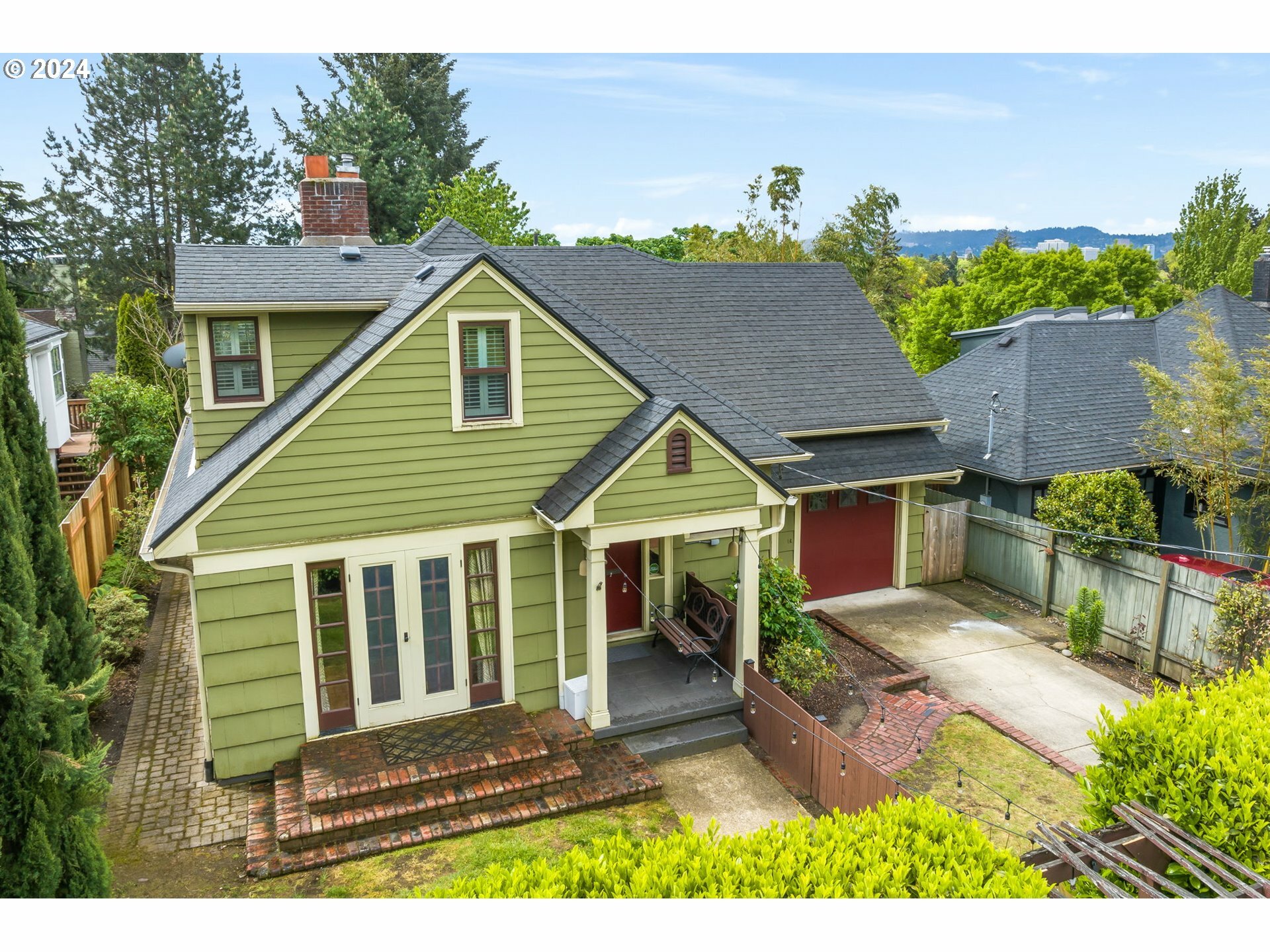 Property Photo: 3124 NE Fremont St OR 97212