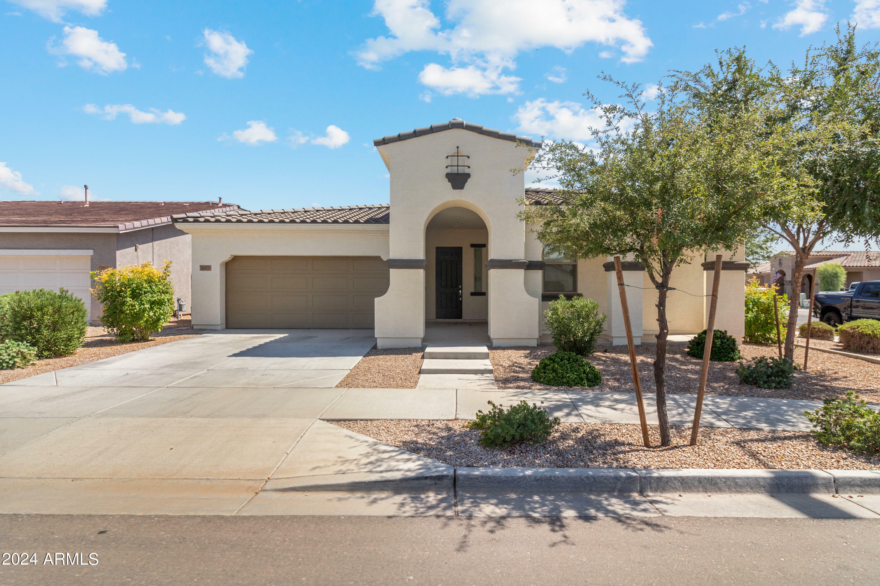 Property Photo:  22457 E Duncan Street  AZ 85142 