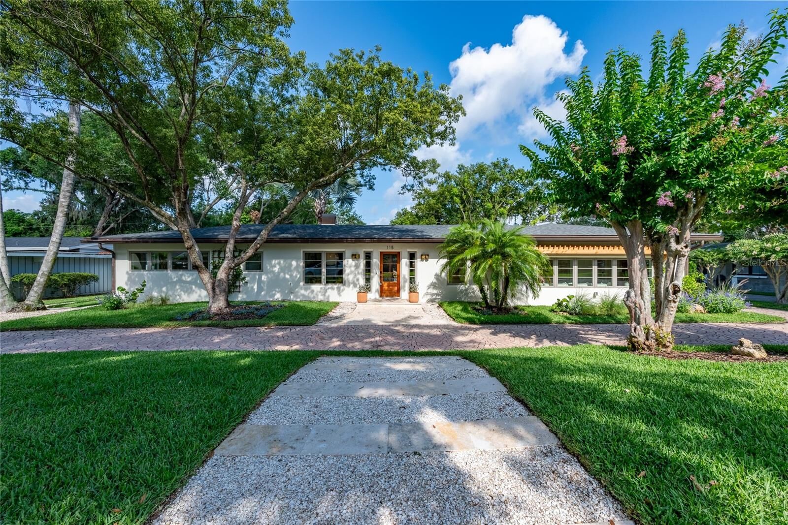 Property Photo: 115 Hollie Court FL 32751