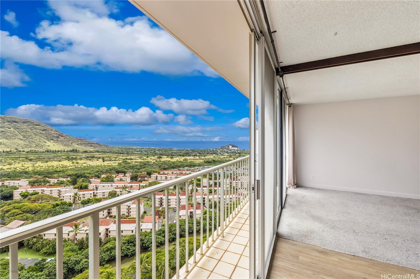 Property Photo:  84-680 Kili Drive 1705  HI 96792 
