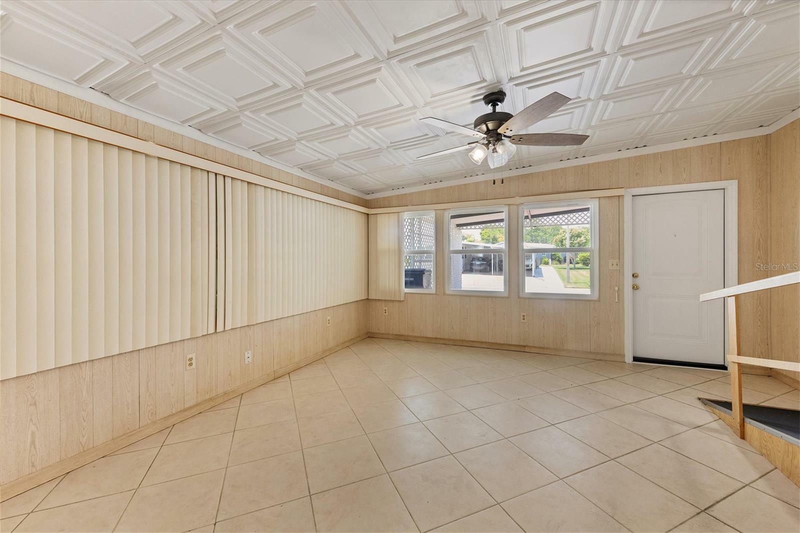Property Photo: 1508 45th Avenue E FL 34222