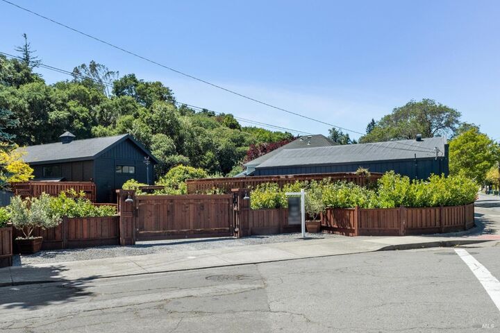 House for sale in Petaluma 303 307 Bodega Avenue, Petaluma, CA 94952