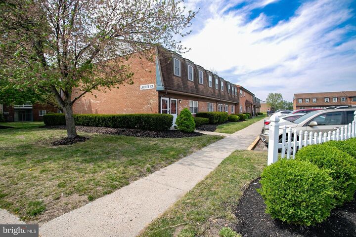 2 bed Burlington home for lease: 1202 Liberte Court Burlington NJ 08016