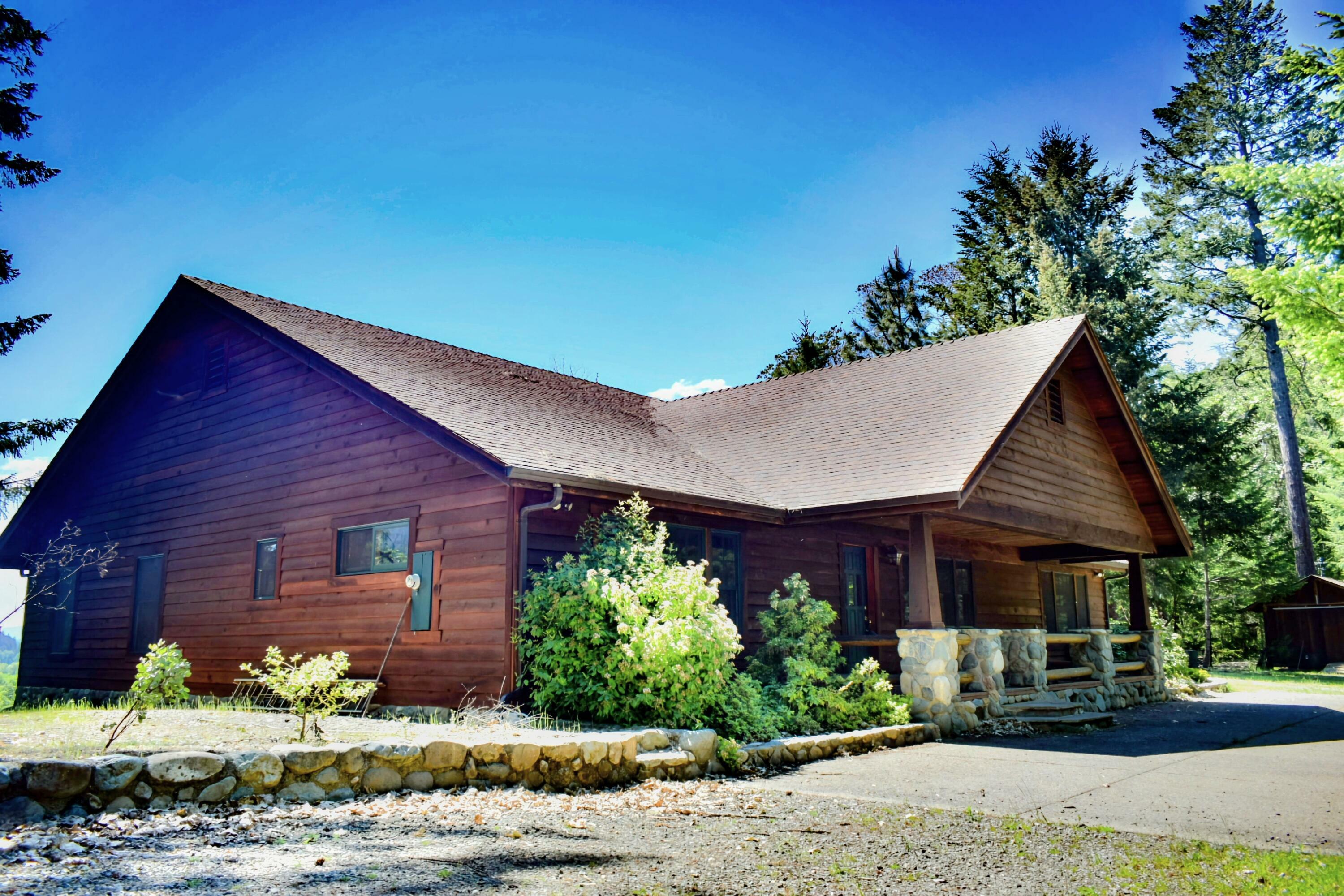 Property Photo: 7419 Holland Corner Road OR 97523