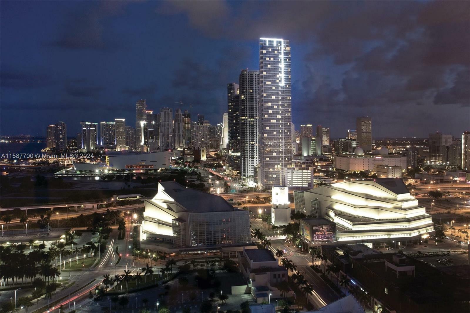 Property Photo:  1100 Biscayne Blvd 5203  FL 33132 