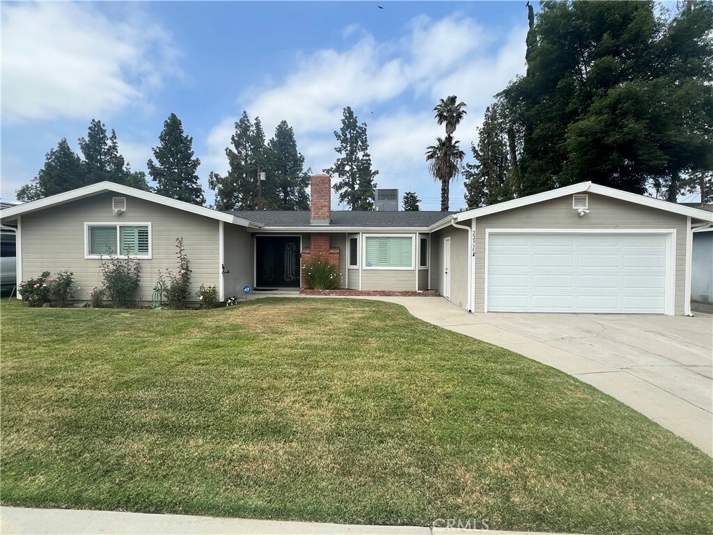 Property Photo:  22935 Ingomar Street  CA 91304 