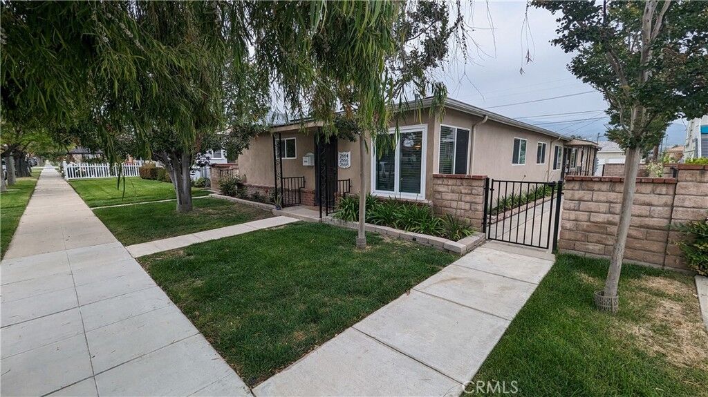 Property Photo: 2664 N Frederic Street CA 91504