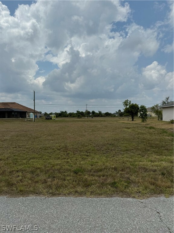 Property Photo:  1719 NE 17th Street  FL 33909 