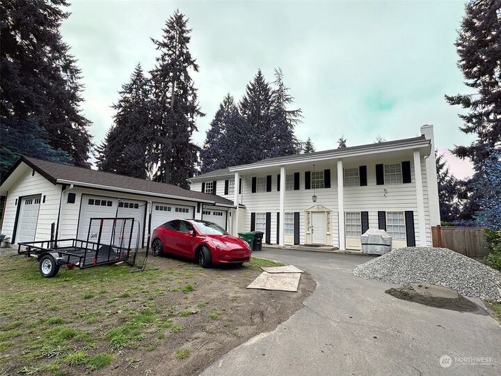 Property Photo:  4245 90th Avenue SE  WA 98040 