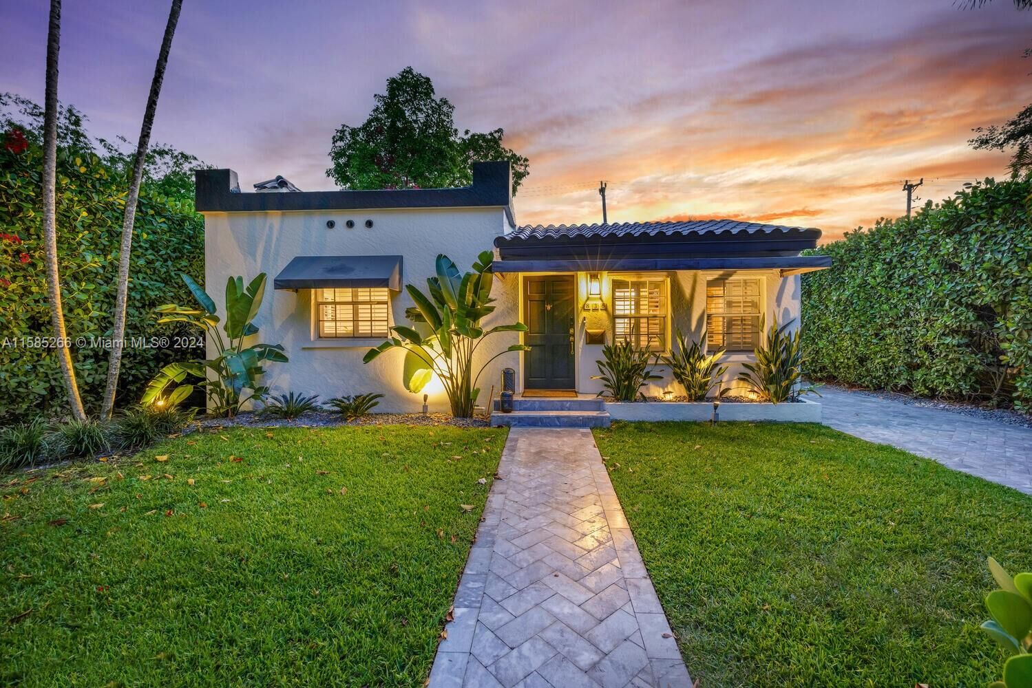 Property Photo: 836 Madrid St FL 33134