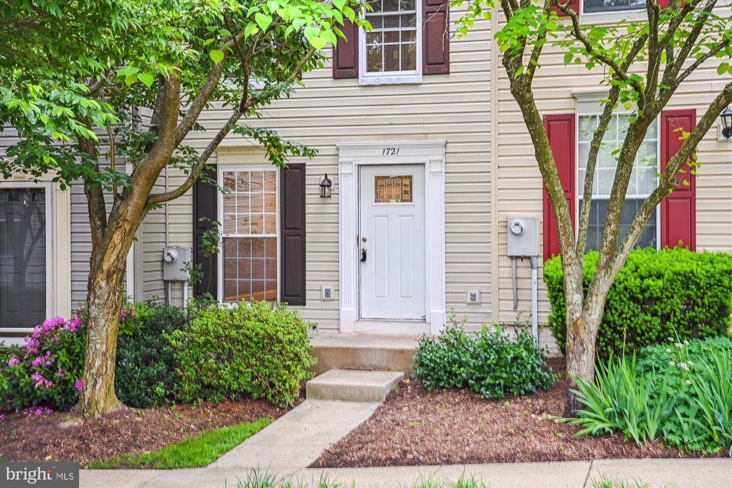 Property Photo:  1721 Vonnies View Court  VA 22192 