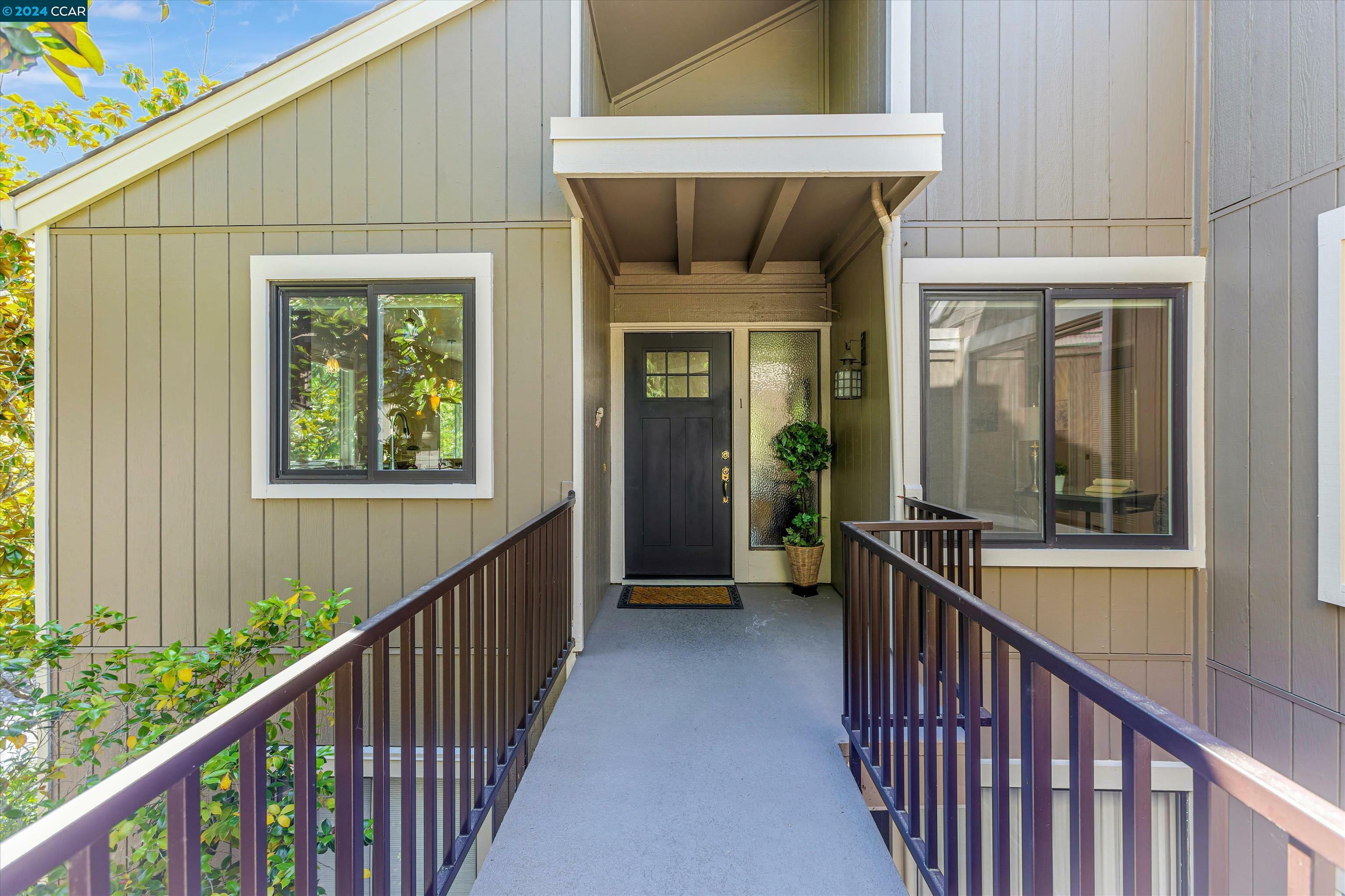 Property Photo:  3210 Rossmoor Pkwy 1  CA 94595 