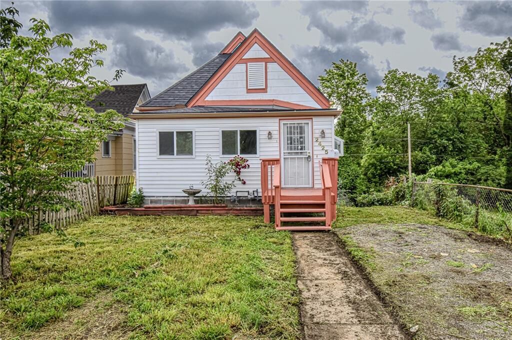 House for sale in Kansas City: 2425 Jackson Avenue, Kansas City, MO 64127 - Vimarsana News