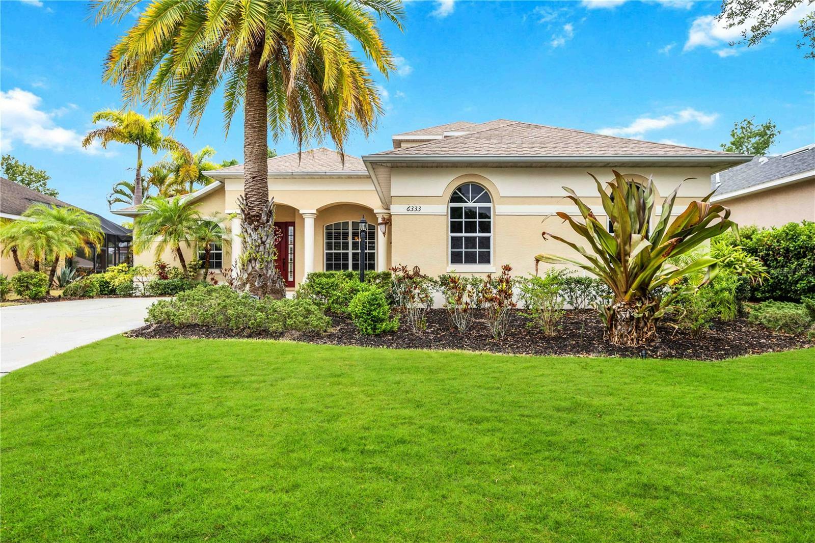 Property Photo:  6333 Royal Tern Circle  FL 34202 