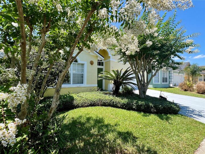 Property Photo: 1520 Fox Glen Dr FL 32708