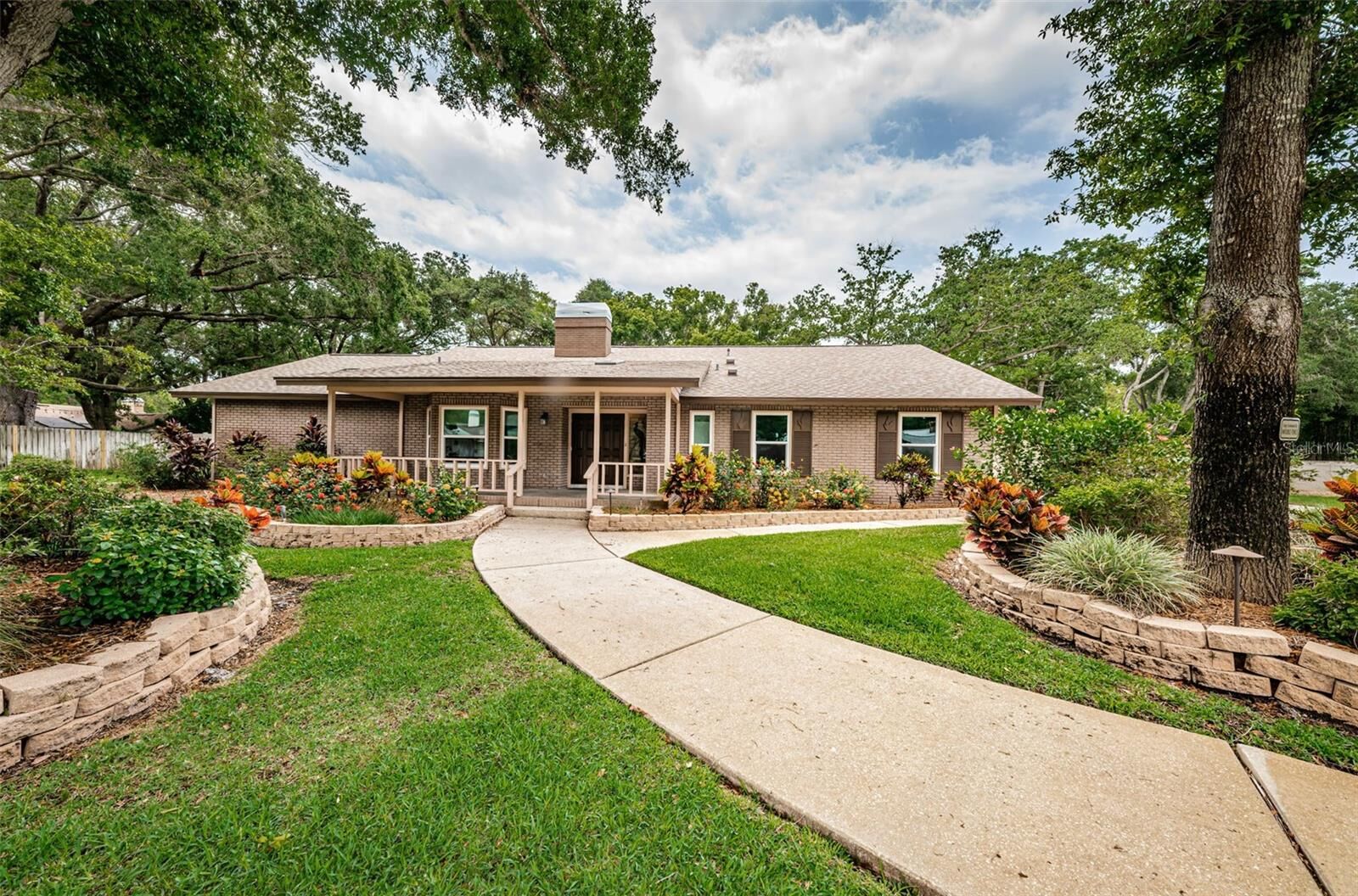 Property Photo:  3041 Kevlyn Court  FL 34695 