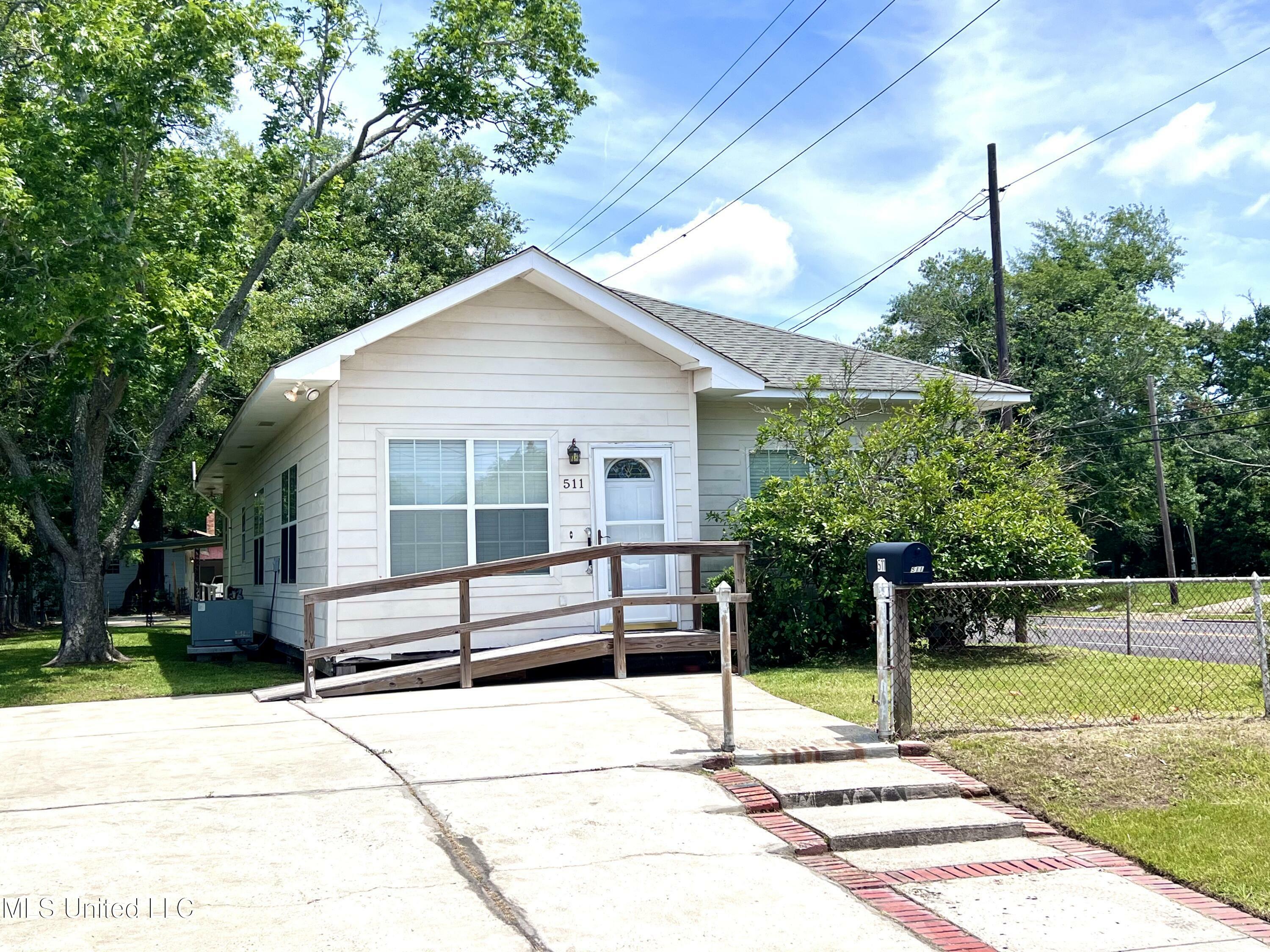 Property Photo:  511 Henry Avenue  MS 39567 