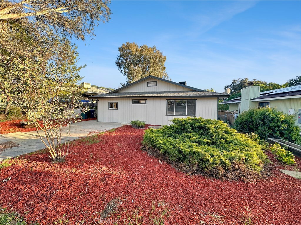 Property Photo:  2350 Blue Heron Lane  CA 93446 