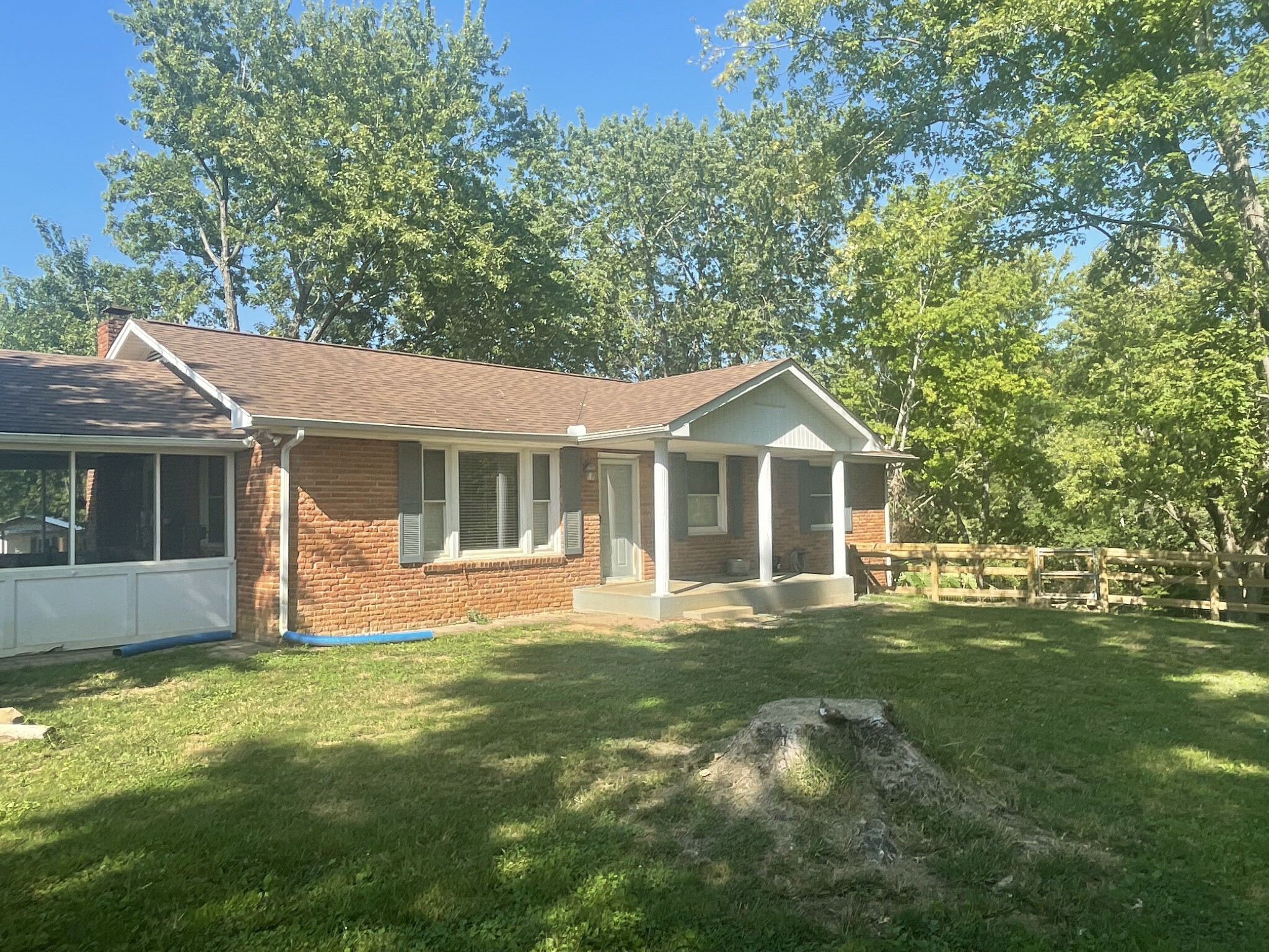 Property Photo:  1013 Batts Dr  TN 37043 