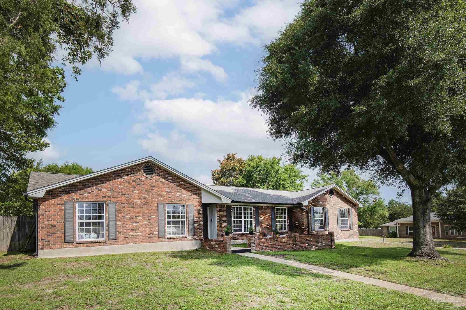 Property Photo: 5295 Flax Rd FL 32504