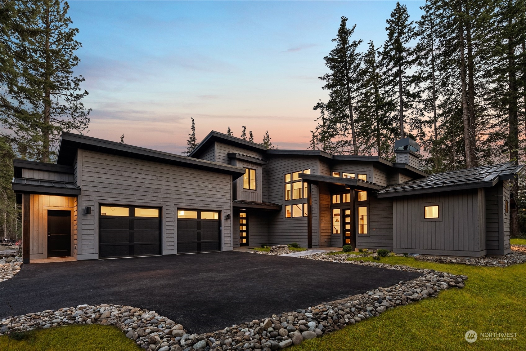 Property Photo:  1551 Kokanee Loop  WA 98922 